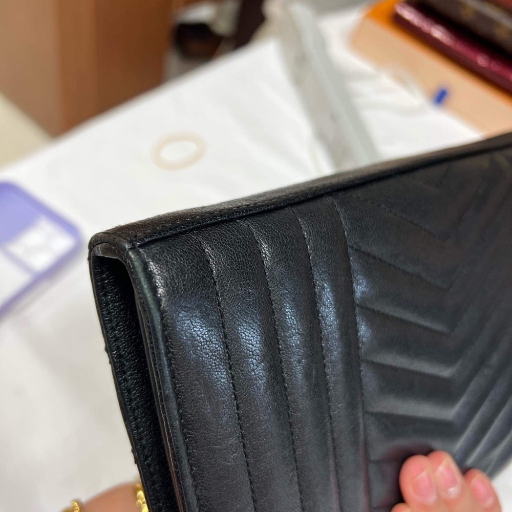 Authentic YSL wallet on chain